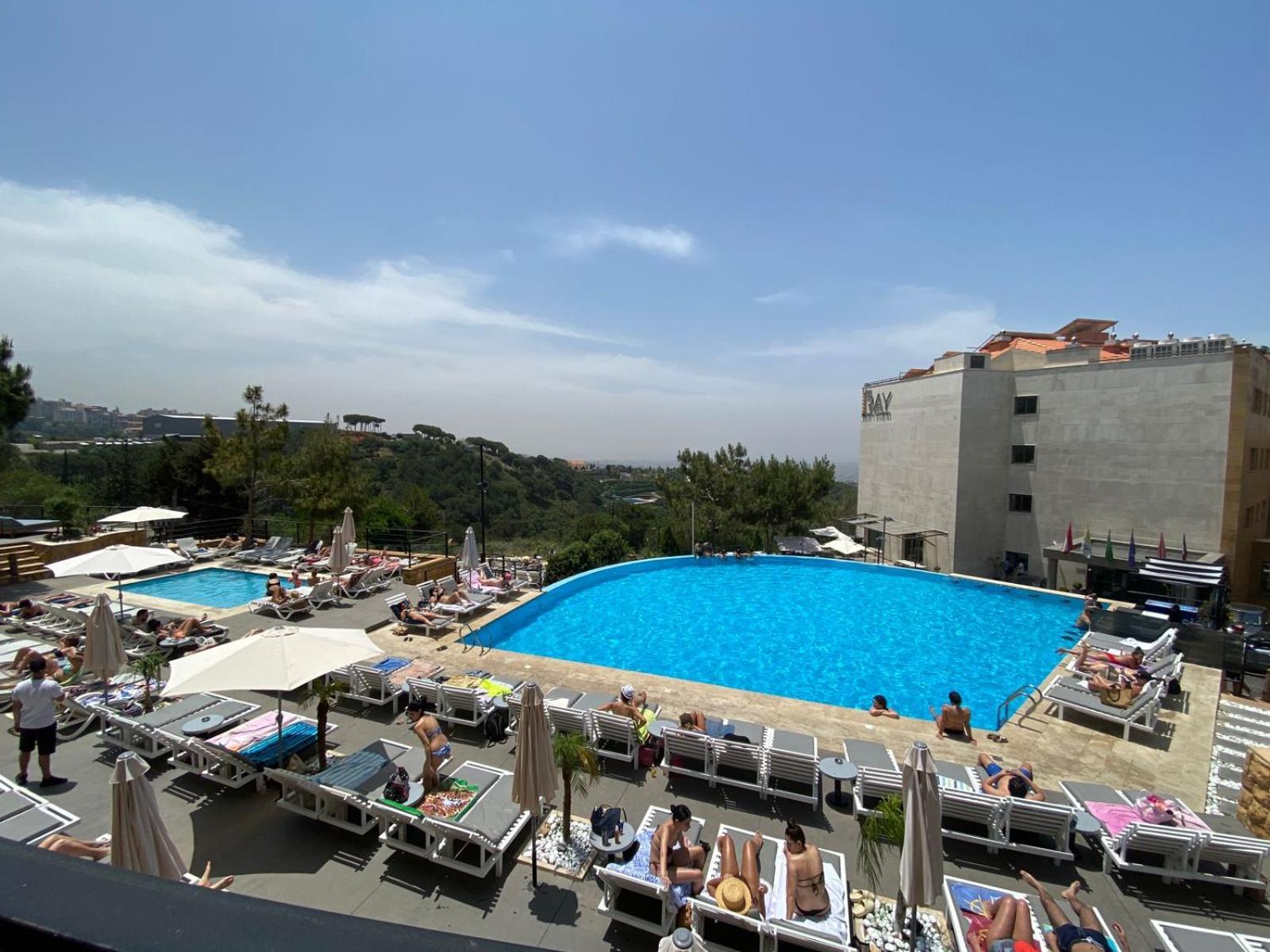 The Ray Hotel And Studios Beiroet Buitenkant foto